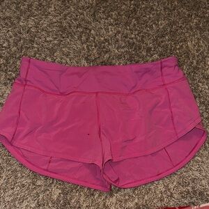 lululemon pink speed up shorts 2.5 low rise